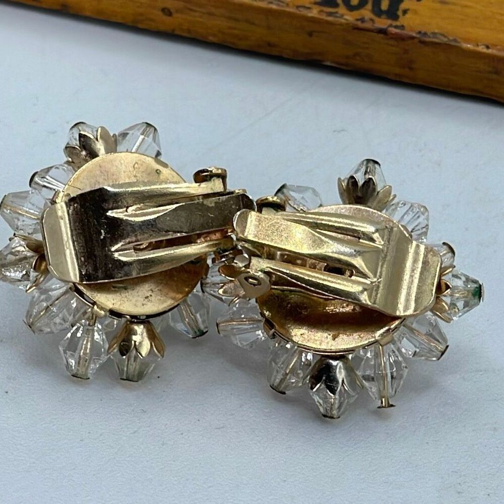 Vintage Aurora Borealis bi-cone starburst Midcentury glam clip earrings. - Picture 4 of 5
